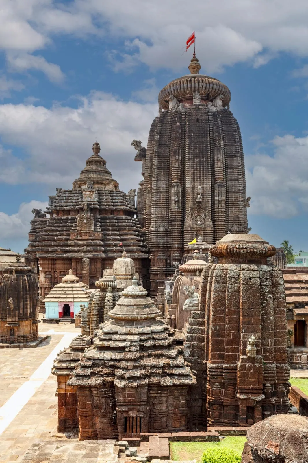 The main tower rising above the complex’s subsidiary shrines
